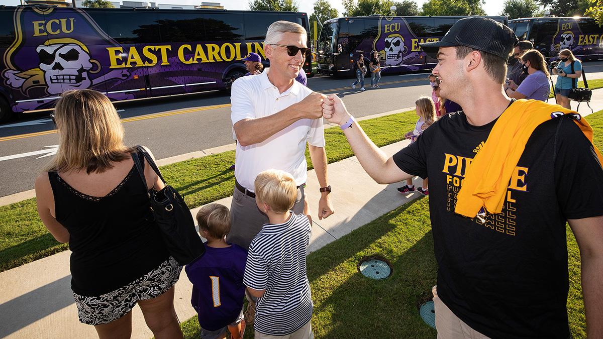 We #ARRRGH all in the same boat now ⛵

The transfer application deadline for Fall 2022 is set for July 1. Get your application in and be a part of #PirateNation 🏴‍☠️

Learn more ➡️ admissions.ecu.edu/transfers/
