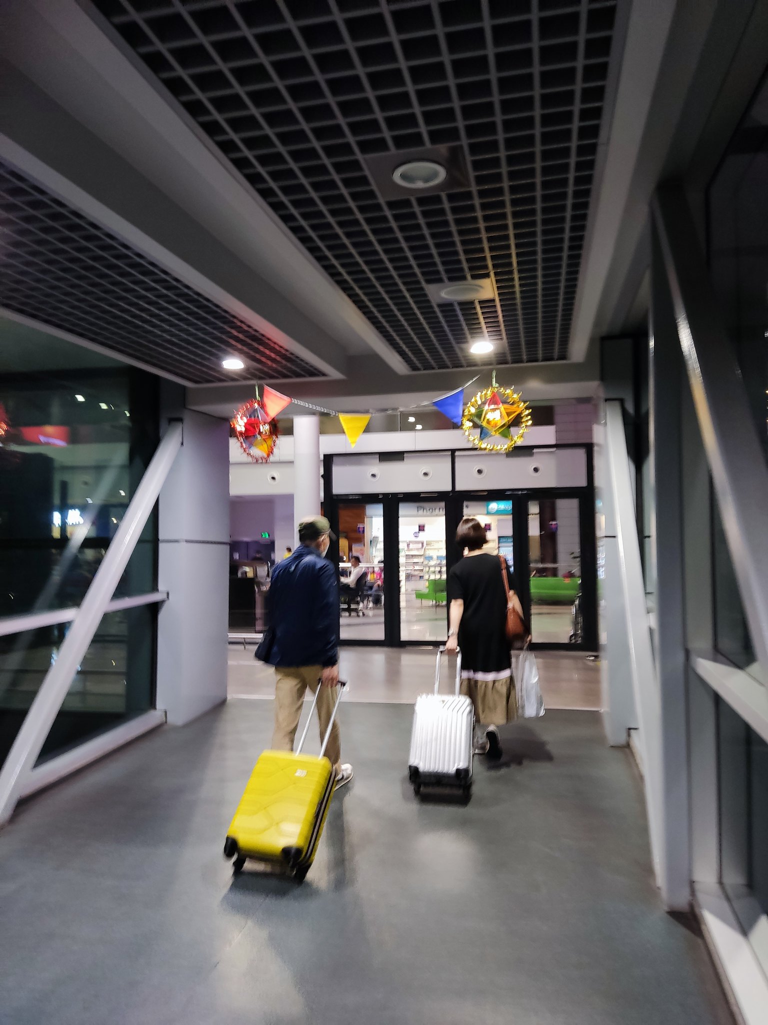 かわしりtv Kawashiritv かわしりテレビ初の海外渡航編はカンボジア プノンペン国際空港に無事到着しました カンボジアの今を引き続きお伝えしていきますので 皆様お楽しみに さくさくキャラぽん 八女抹茶 T Co Swo0nhcxxf T Co