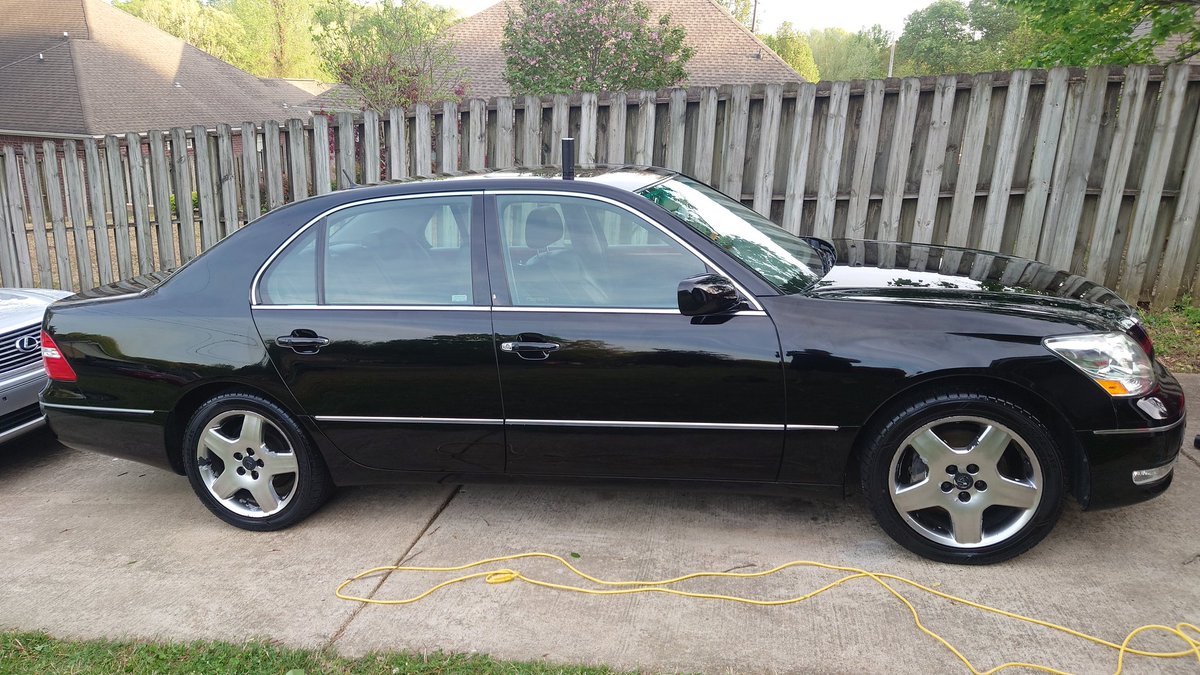tacbaconpatches's tweet image. Spent a few hours Saturday detailing the Lexus.

#lexus #meguiars #ls430 #blackcar