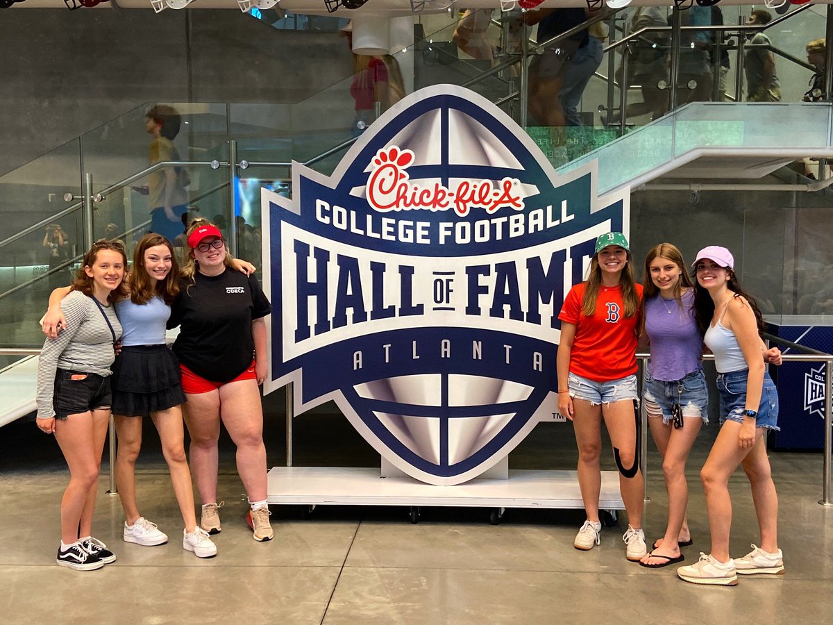Membership has its privileges: After a long day of competition and leadership training, @HWDECA hit the @cfbhall for a private @mass_DECA event. #maximizeyourmomentum🔹