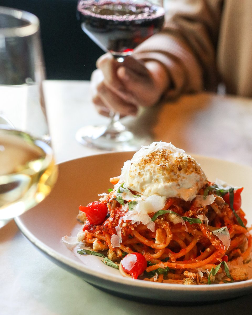 Just in case you need a #mondaymotivation, just remember, anything is pasta-ble🍝 #JOEYRestaurants #pasta #pomodoro #spaghetti #globallyinspired