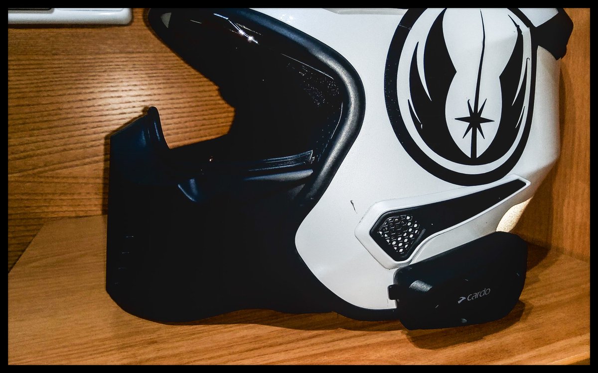 Que el #Spirit de <a href="/CardoSystems/">CardoSystems</a> es lo mejor del mundo mundial para comunicarse en la moto ya sea con el pasajero, teléfono, navegador etc se dice y no pasa nada... #perfectoparacurrar #comoseralagamaaltaporfavor #baratonoes #ProducciondeTv #Chismeperfecto