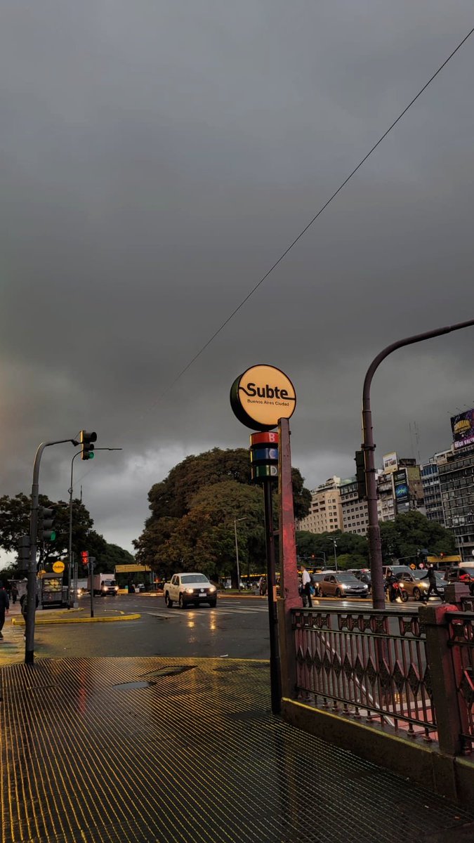 TrendHuntingBA's tweet image. Así arrancaba el día hoy, increíble que unas horas después salió el sol.
@basubte
#clima #lunes #semana