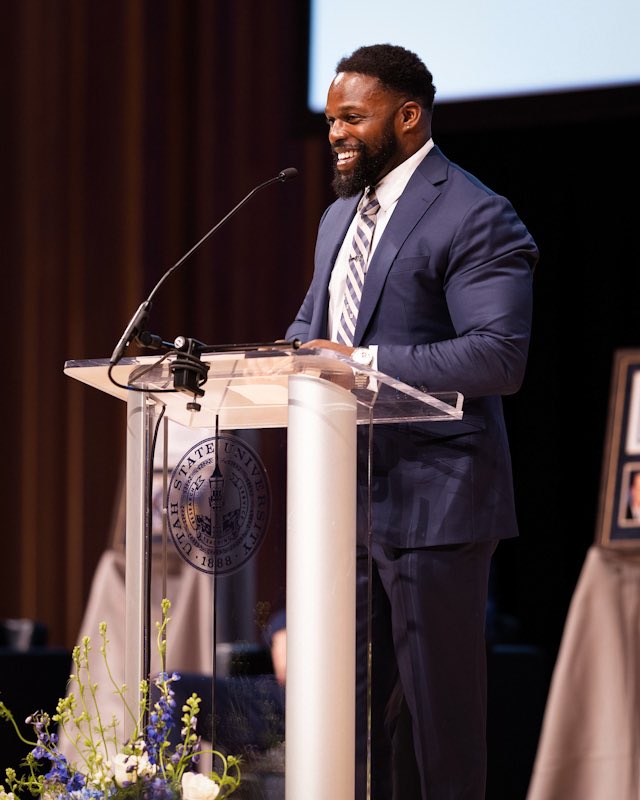 9️⃣ x 6️⃣

Welcome to the Hall of Fame <a href="/Bwagz/">Bobby Wagner</a> and <a href="/RobertJTurbin/">Robert “Turbo” Turbin</a>!