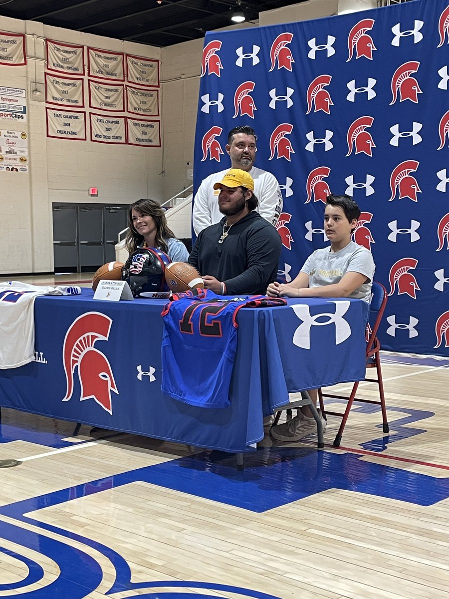 jessicacurrin's tweet photo. I love signing day!! 🏈 I’m so proud of these students who happen to be great athletes! @JaksonA72 @ChrisTant_9 @LCMatt13 https://t.co/dE51X2GRTH
