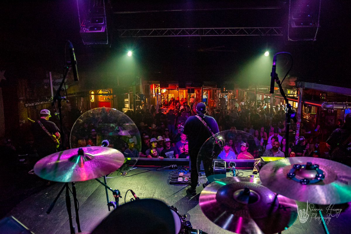 Hank's Texas Grill tweet media