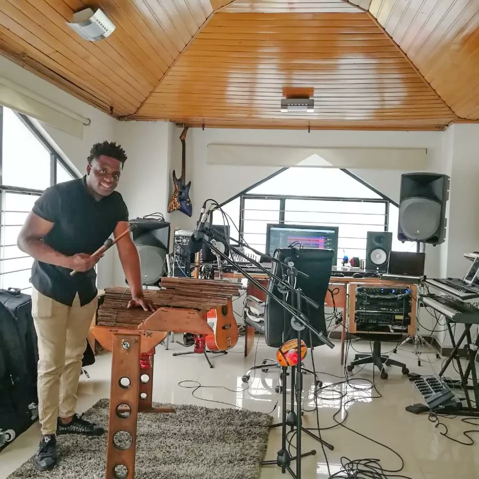 ChuchoCarreta's tweet photo. La Shontabrava produciendo 🔥 https://t.co/wZmSaJBhxX