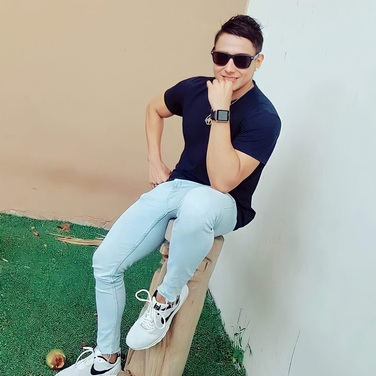 supermanarevalo's tweet photo. #NuevaFotoDePerfil https://t.co/Zm7XcXCbwM
