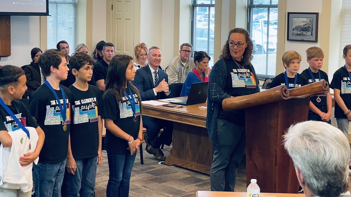 crawford_tamela's tweet photo. So proud of the SES DI team. They were recognized at tonight’s board meeting for competing at state last month. I’m one proud mama! #kisdbest #sesbest https://t.co/SCk3YxsdVw