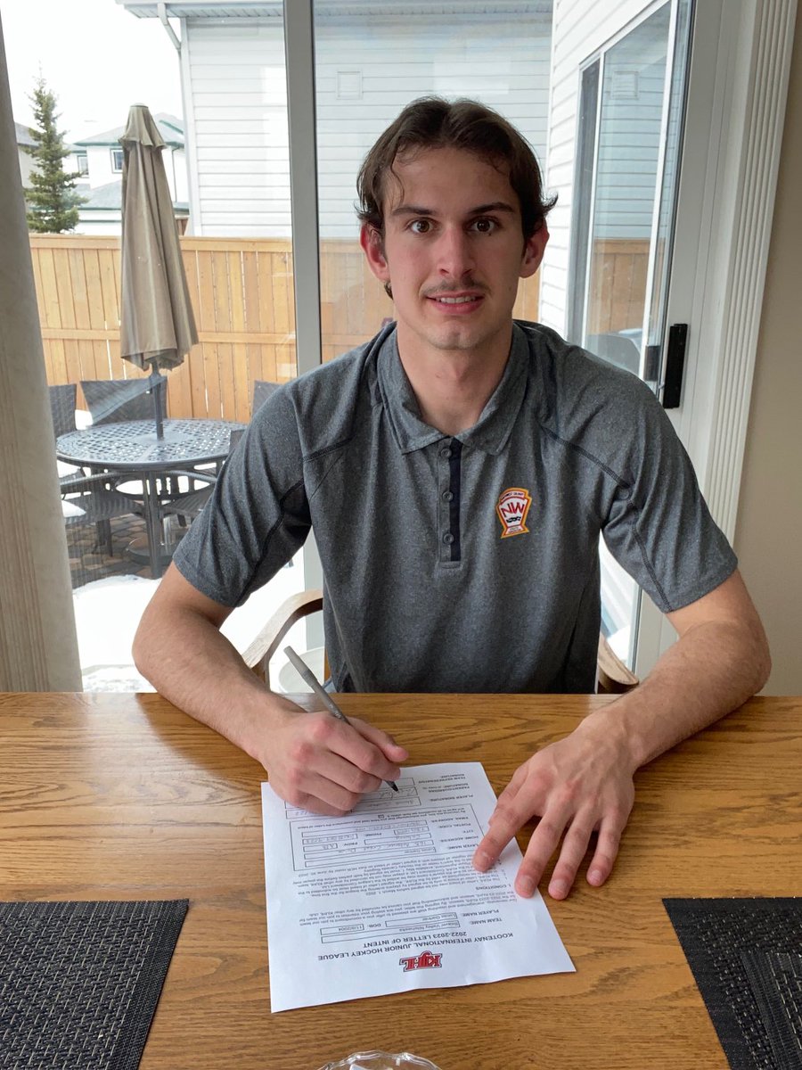 The Beaver Valley Nitehawks of the KIJHL are thrilled to announce the signing of Lucas Gartner to an LOI. Welcome to the Hawk family, Lucas!