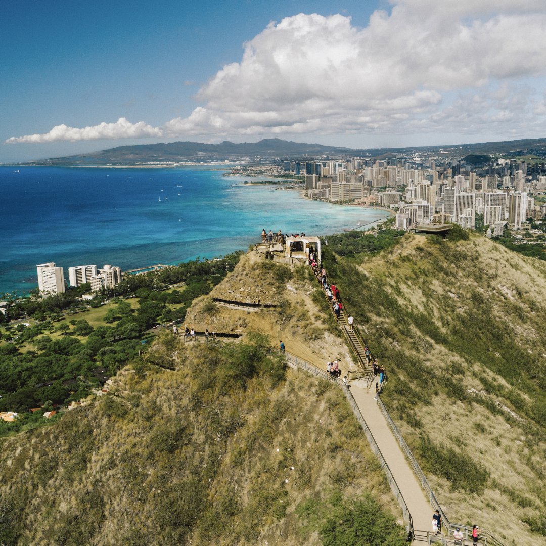 OahuVB's tweet image. KNOW BEFORE YOU GO: Diamond Head State Monument will begin requiring ONLINE advance reservations for out-of-state visitors beginning Thursday, May 12. Visit bit.ly/38pD8XK for more info.