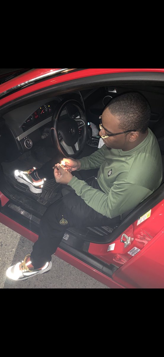 ___Head's tweet image. 