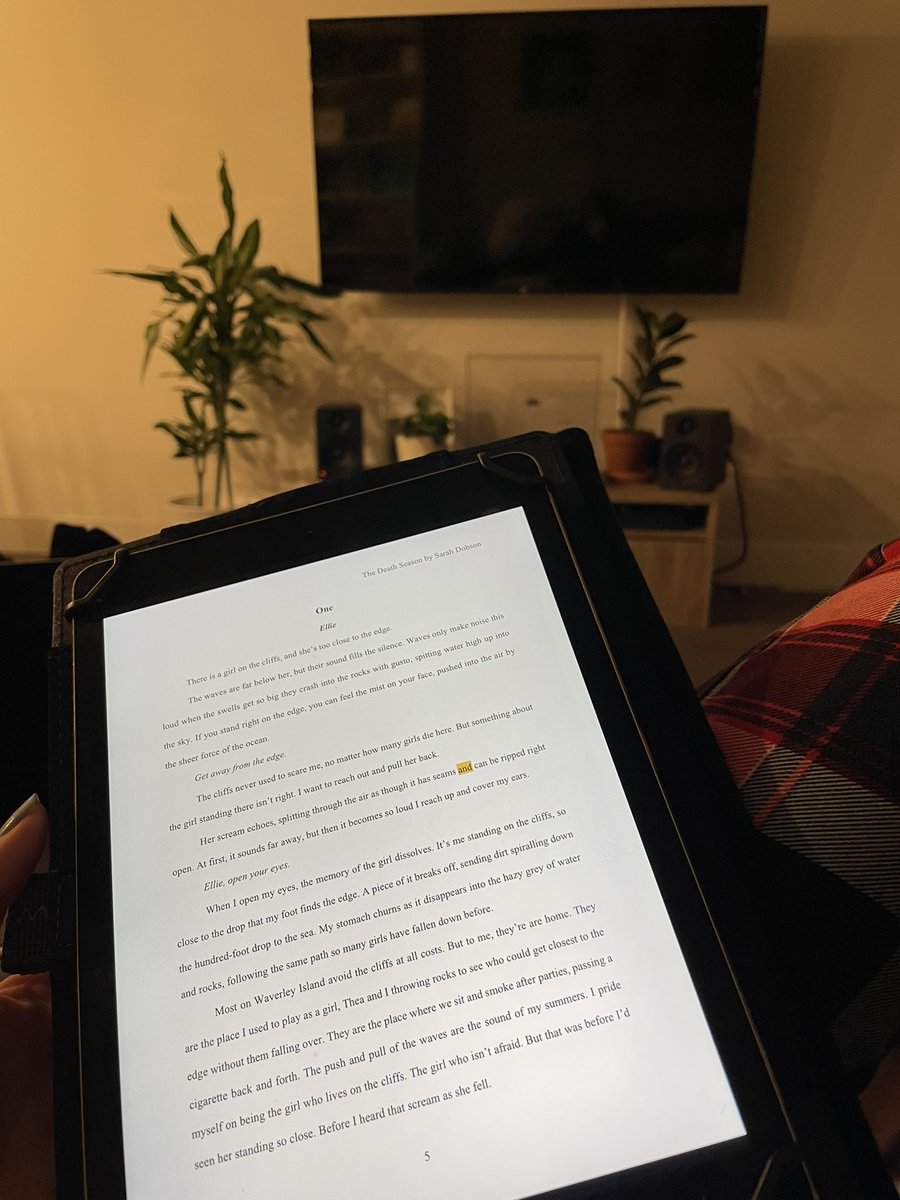 Sarah Dobson tweet media