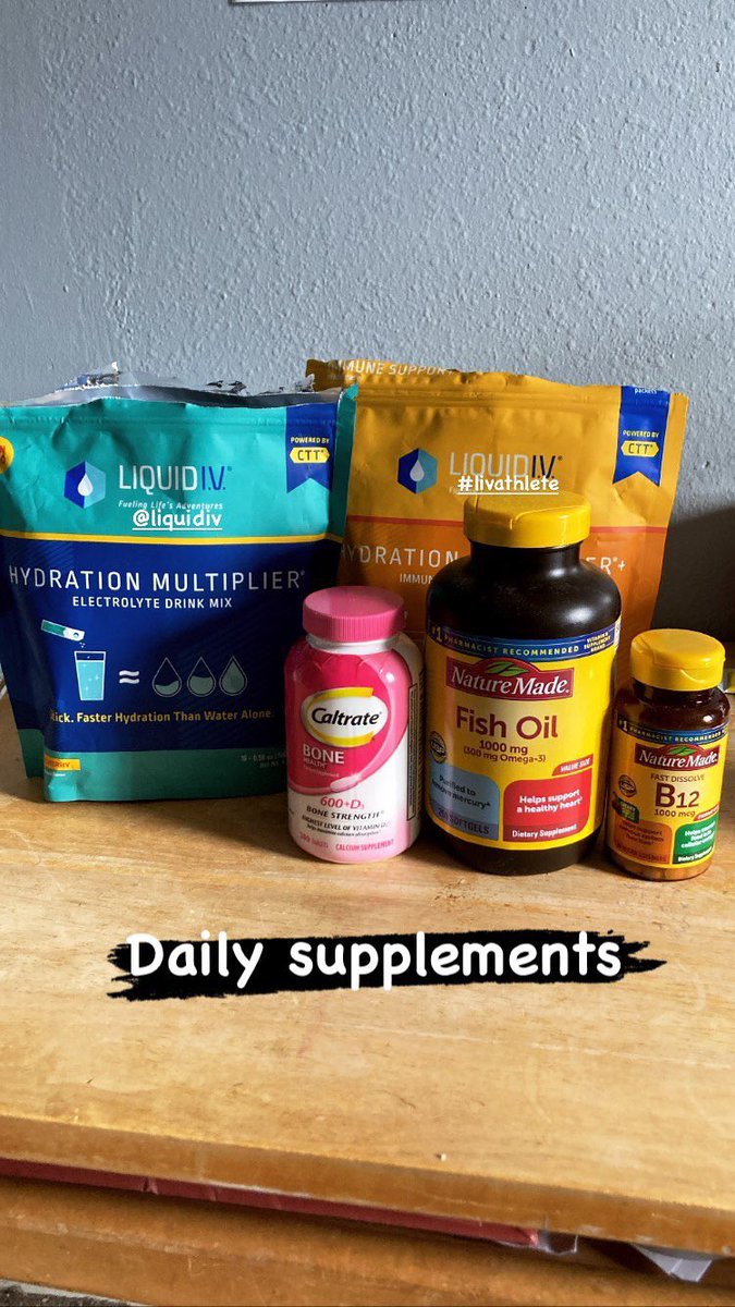 DeDogan15's tweet photo. My daily supplements, what are you guys using? #livathlete https://t.co/CAU1d9HJ1O