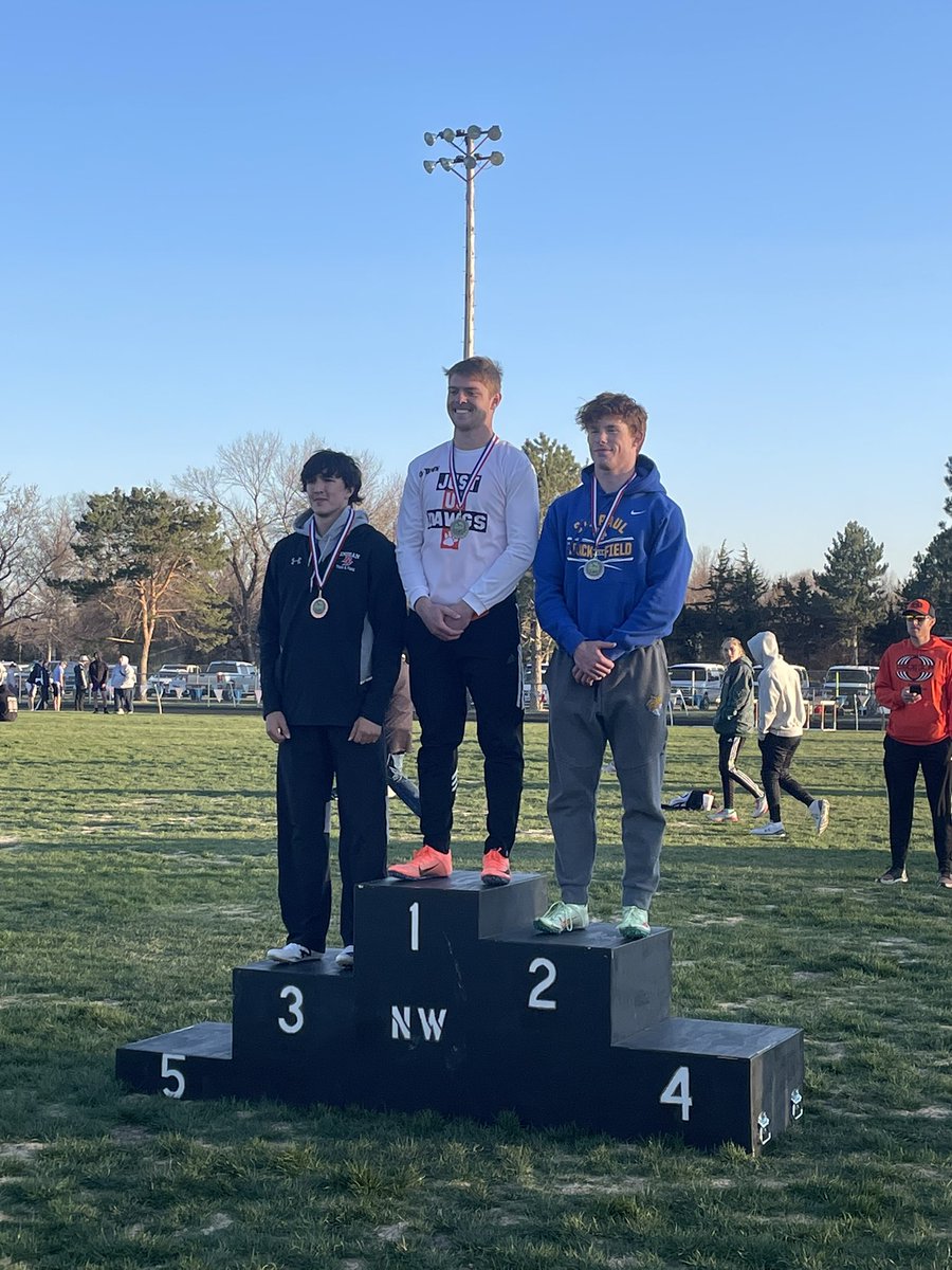 <a href="/CobleQwentin/">Qwentin Coble</a> with the 🥉in the 200!