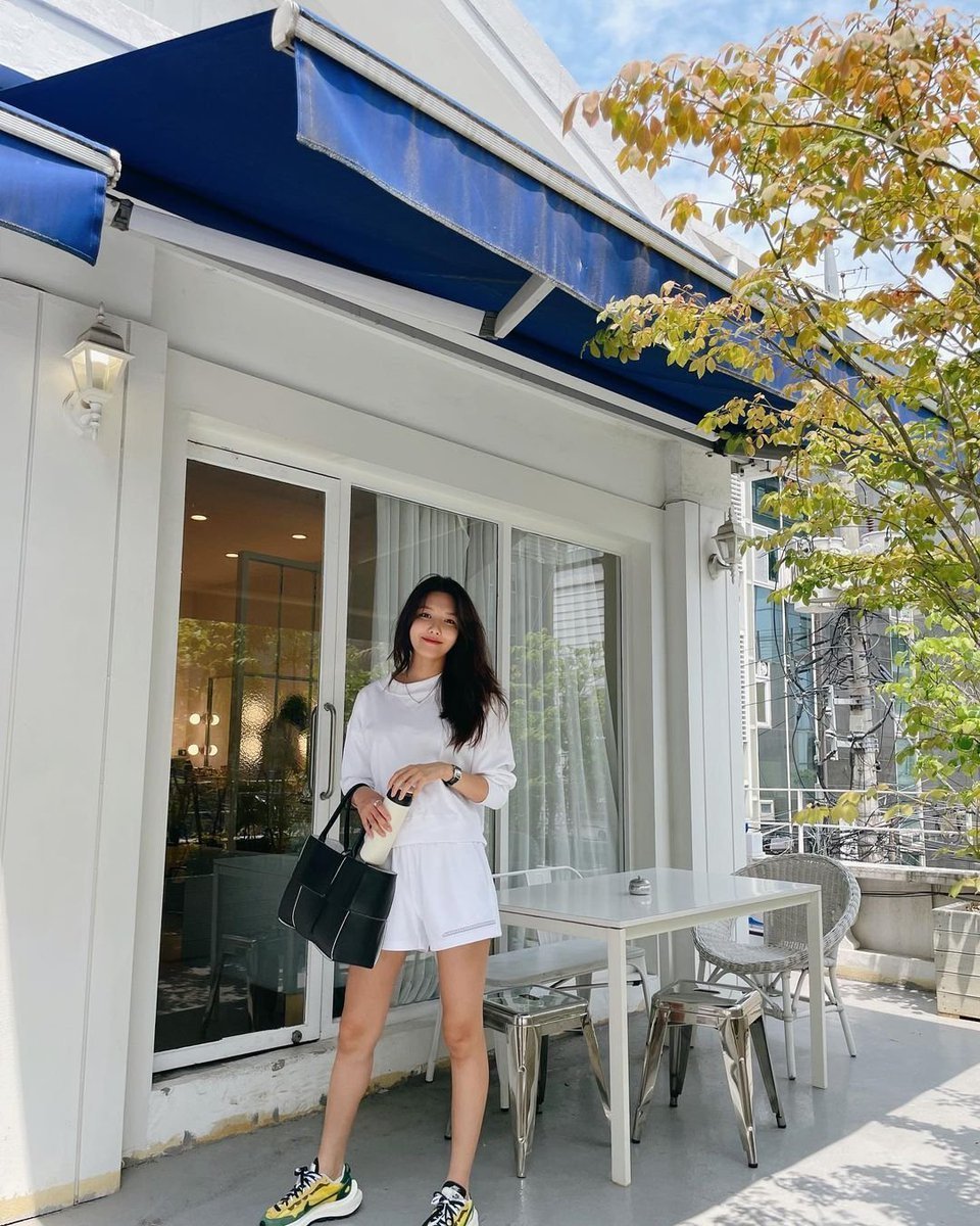 210628 #TodaywithSooyoung 

1 year ago - Sooyoung IG Post