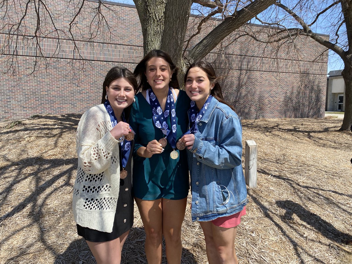 lpsyearbook's tweet photo. Ella, Jaylin, and Lea: Yearbook Theme Development, 3rd place https://t.co/PCkByoNhw0