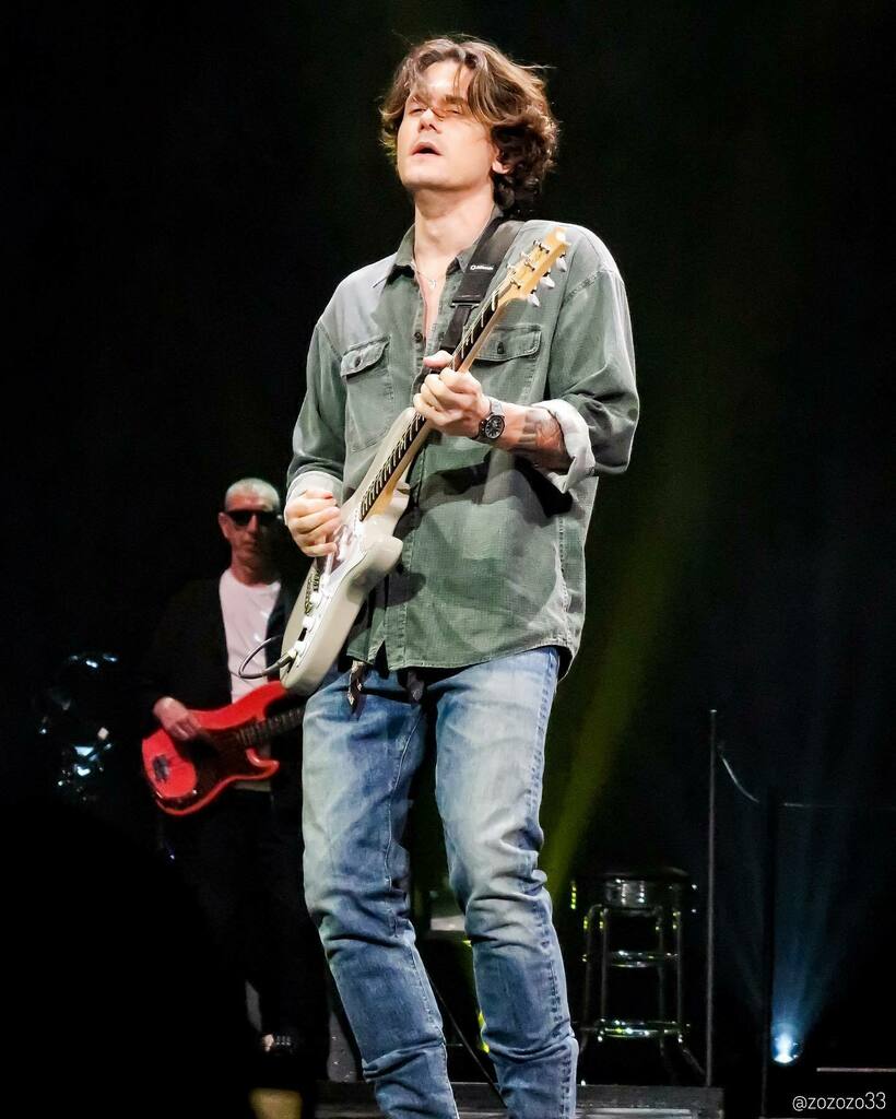 zozozo333's tweet photo. John Mayer in Houston at the @toyotacenter 4/23/22. @johnmayer #johnmayer #concert #houston #houstontoyotacenter #concertphotography #music #music #musicphotography #photography #livemusic #concertphoto #live #livenation #concertlife #concertshots #show … https://t.co/wMOCXt4qJS https://t.co/sI48DmDVRb