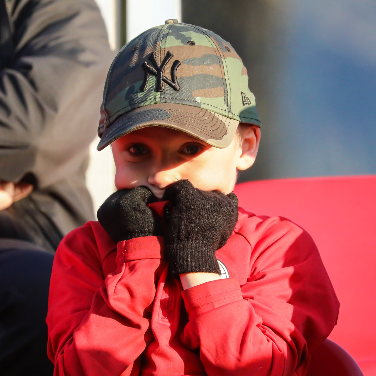 Pihlajamäessä tarjoiltiin eilen jännitystä aina viimeiseen vihellykseen asti! Sarjanousija <a href="/PIFfootballMen/">PIF Football Rep/Edu</a> oli kiinni vierasvoitossa vielä loppuhetkillä, mutta kotijoukkue <a href="/PK35_Miehet/">PK-35 Miehet</a> nousi lopulta 2-2-tasapeliin. 

#Ykkönen 📷: Kalevi Hämäläinen