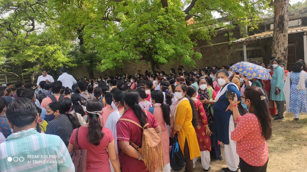 Jeet4uh's tweet photo. एम्स में नर्सेज की हड़ताल, सुबह कुछ इस तरह की स्थिति रही। 

#AIIMS #nursesonstrike 

@SandhyaTimes4u 
@NavbharatTimes 
@NBTDilli https://t.co/uRgL9AVgsD