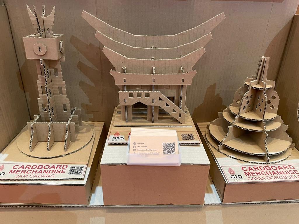 Coba tebak, tiga ikon ini ada di kota/kabupaten mana di indonesia?
#UMKMJadiPrioritas #BanggaProdukUMKM