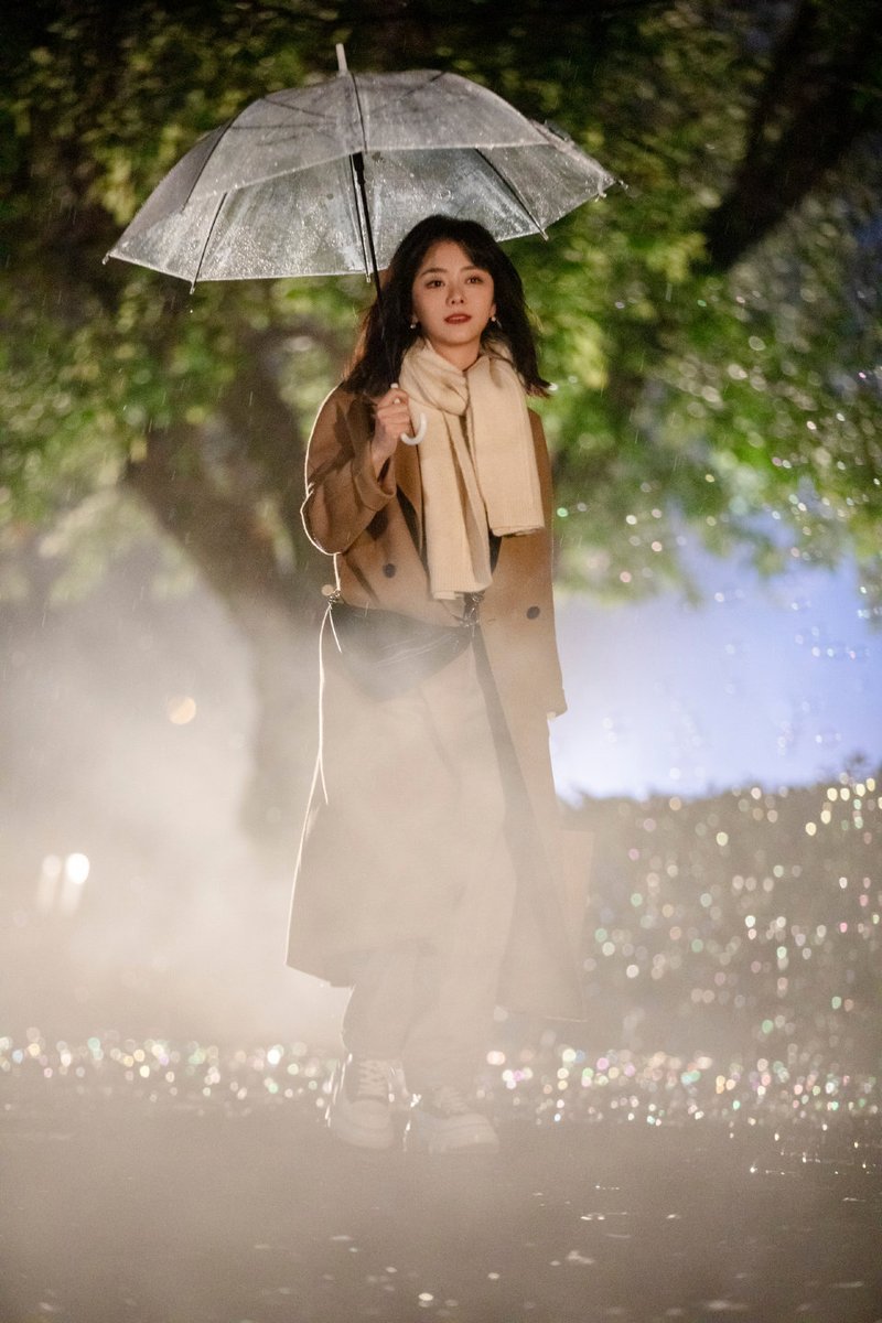 Sarintra69's tweet photo. สตูดิโอเดต
วันนี้เป็นแขกรับเชิญรายการ
#朋友请听好 #WelcomeBackToSound2 
☔☔
#谭松韵
#TanSongyun #ถานซงอวิ้น
Cr.https://t.co/FQ859JKWnz https://t.co/hovQH5fcnu