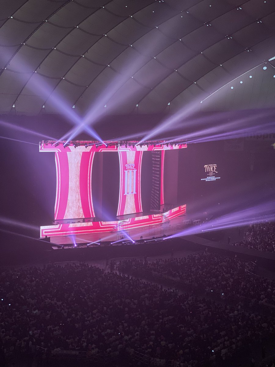 RTFUKTYO's tweet photo. 2階席だったけど十分良かった。
チェヨンとジヒョが推しになりました。
#TWICE #TWICE_4TH_WORLD_TOUR https://t.co/CJznXSf7UT
