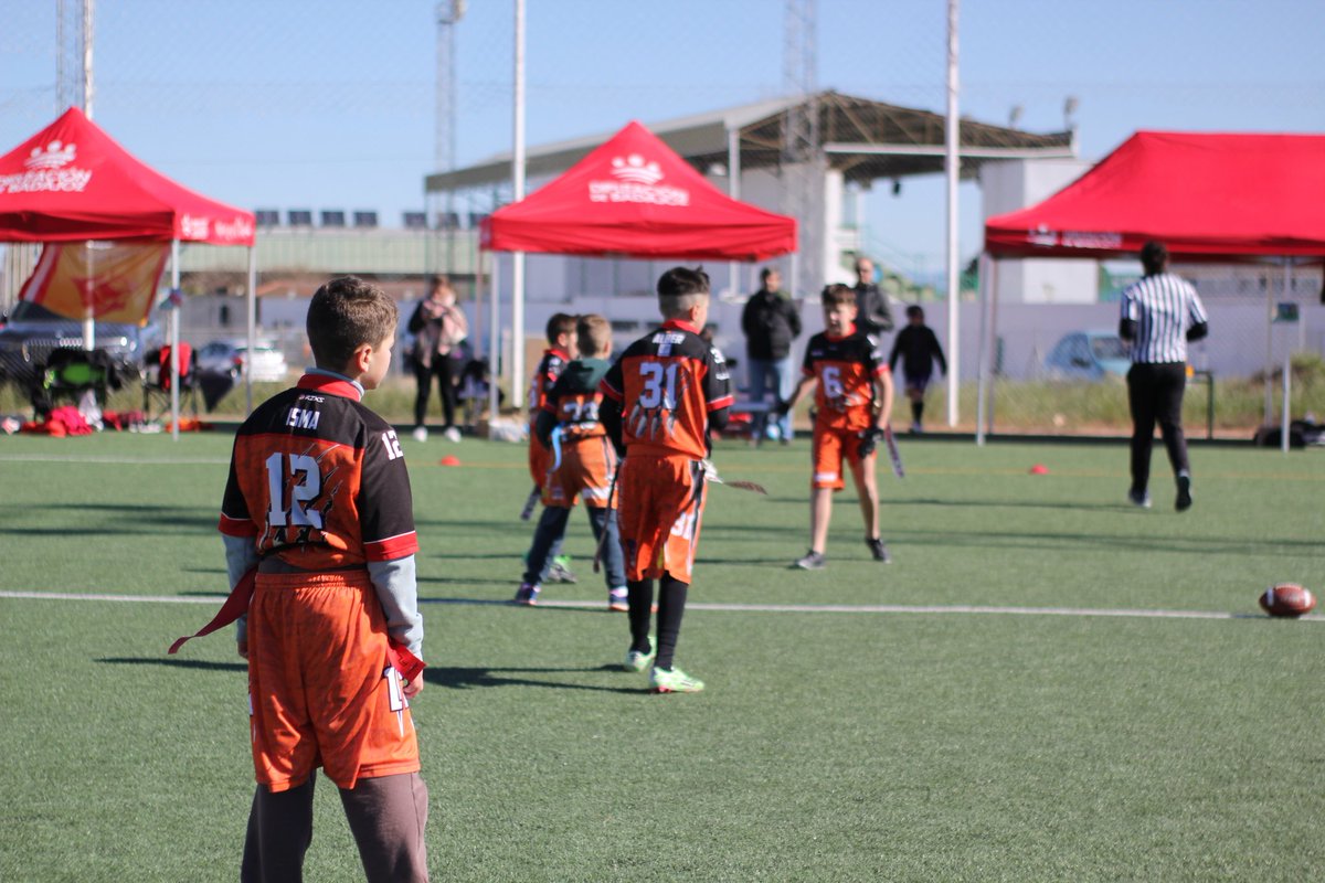 1° ÁVILA BOWL 🏈
2️⃣1️⃣ de Mayo

¿Tiene tu club un equipo sub15 o sub17?

Tenemos plazas libres.

Inscripción gratuita.

¿A qué esperas?

Será un día maravilloso para los asistentes.

<a href="/FEFA_Spain/">FEFA</a>
<a href="/FEFAPAst/">FEFAPA</a>
<a href="/AragonFootball/">Federacion Aragonesa de Futbol Americano</a> 
<a href="/FAFA_Andalucia/">FAFA</a> 
<a href="/Flagcornerspain/">Flagcorner</a> <a href="/FlagAccio/">FlagAcció</a> <a href="/FMFAfootball/">FMFA</a>