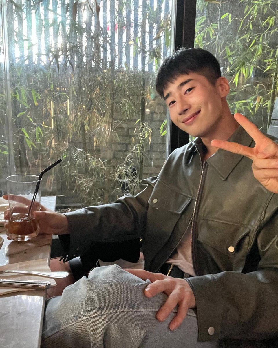 อมก แกหล่อเท่waพี่ซึงอู ㅠㅠ