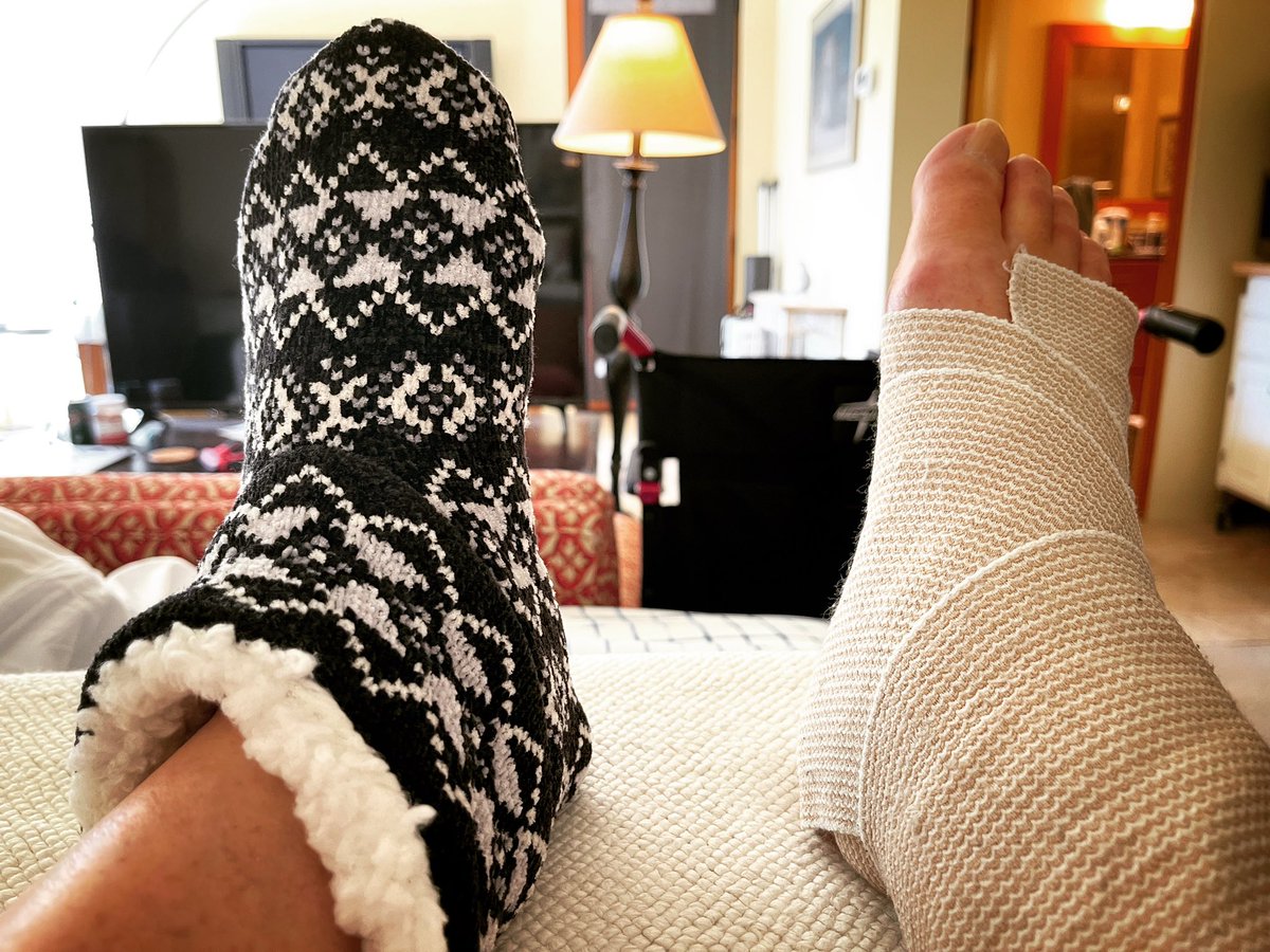 AnnetteACaton's tweet image. Crazy $%!&amp;amp; that’s happened since I broke my ankle 😳#WarInUkraine2022 #OscarsSlap #ElonMuskBuysTwitter #IStandWithUkraineinSpirit