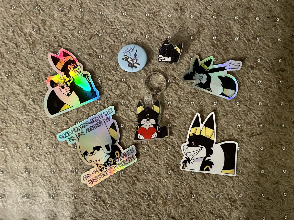 PlsPetBree's tweet photo. Fuck it, Breepack giveaway time!
Like, Follow, and RT to enter! 5 winners will be picked on 27 April to win one of these little collections! #breepack https://t.co/DJLx01mlAG