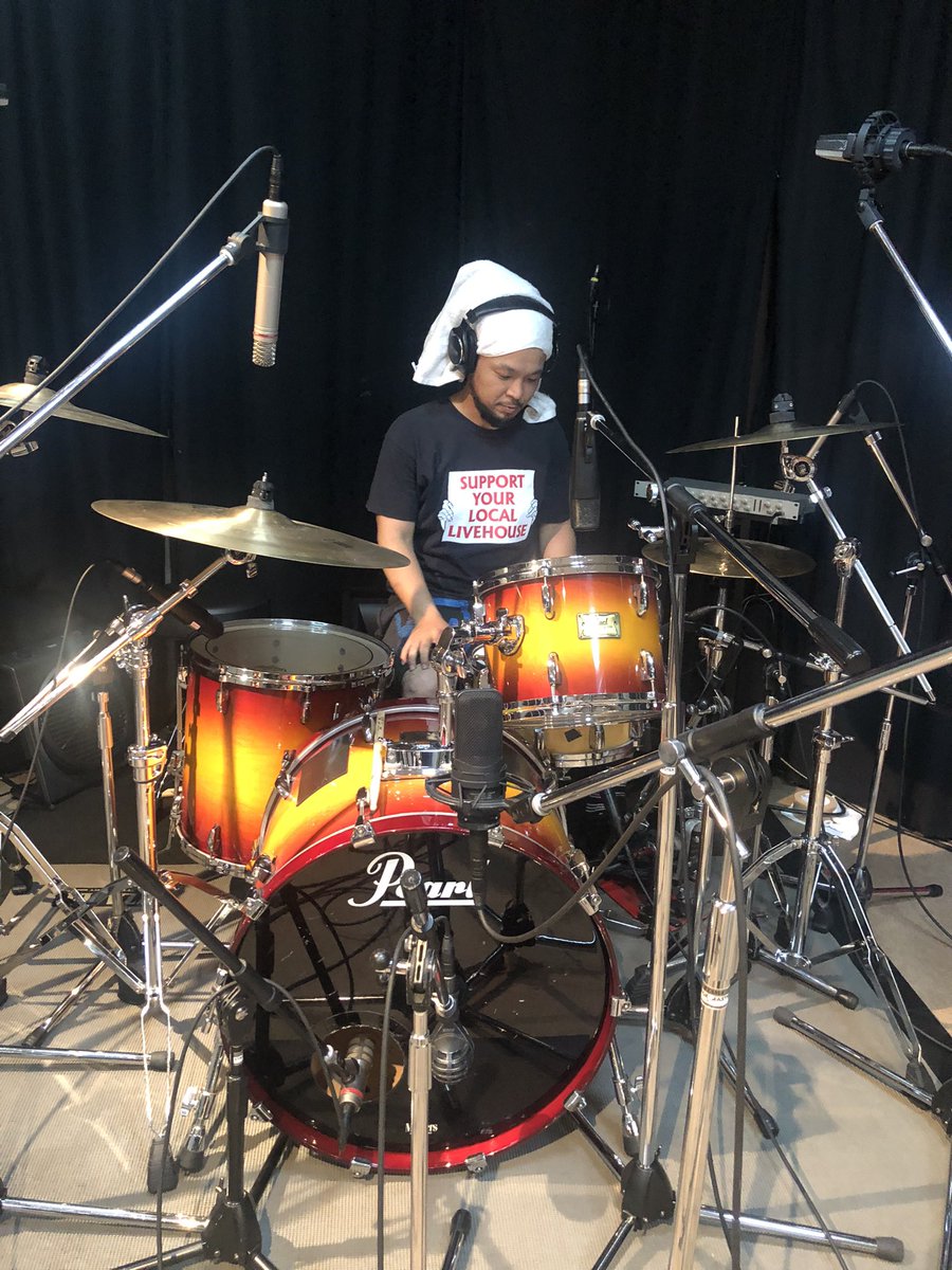 MAXXROONEY's tweet photo. 昨日は
EX-C
新曲REC
でした。
#兼業ドラマー
#nodaysoff
#burningsign
#braveout
#numbernine
#cycosis
#thehawks
#excosaka
#extraclaim
#sleepcityosaka
#lmstudio https://t.co/fV6xyJ4mVl