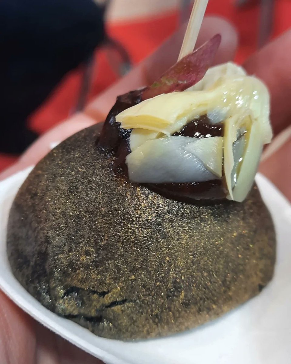 FincaLaHuerfana's tweet photo. Gracias a todos por ayer, a #razasautóctonas, #feagas, gracias a todos los que me escribísteis para que me pasara por los stands, pero hubiera necesitado una semana entera para veros a todos.
Si podéis acercaros a #ifema al #salongourmet, hacedlo, tenemos un país maravilloso. https://t.co/wSsgG6FCaj