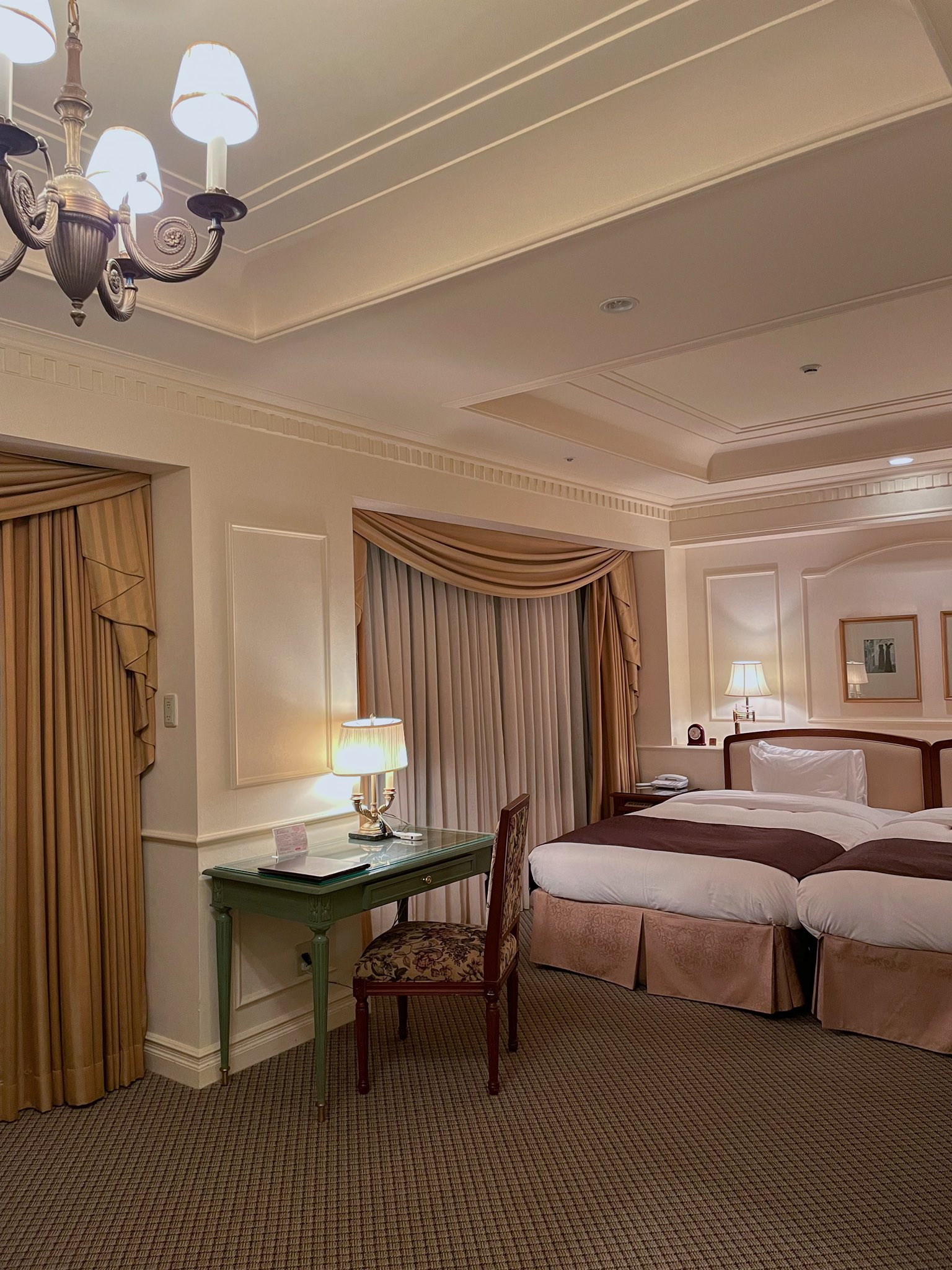 やよぴ ホテル暮らしol 意外と知られていないディズニーランドから15分 2名1室ひとり5 000円 のクラシカルなラグジュアリーホテル 東京駅からも電車30分で行けるからちょっとした記念日や女子会にもおすすめ アメニティに泡風呂があって心くすぐられる