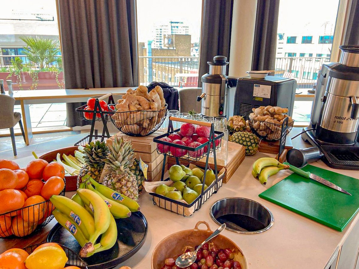 WeAreFooditude's tweet photo. Brighten your team's morning with a juice bar 🍌🍊🍍
This is just one of the ways we can boost the mood in your workplace 🙌
#juicebar #breakfast #workplaceperk https://t.co/NpTDJDkNNf