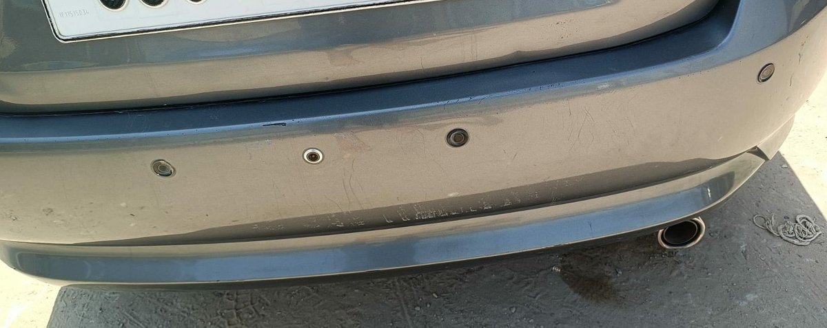 poojan_buch's tweet photo. Very bad experience with one of the trusted car service partner @gomechanicindia gave my car for AC servicing and after that this is how the delivered my car back . https://t.co/ZwuT0WfvbK