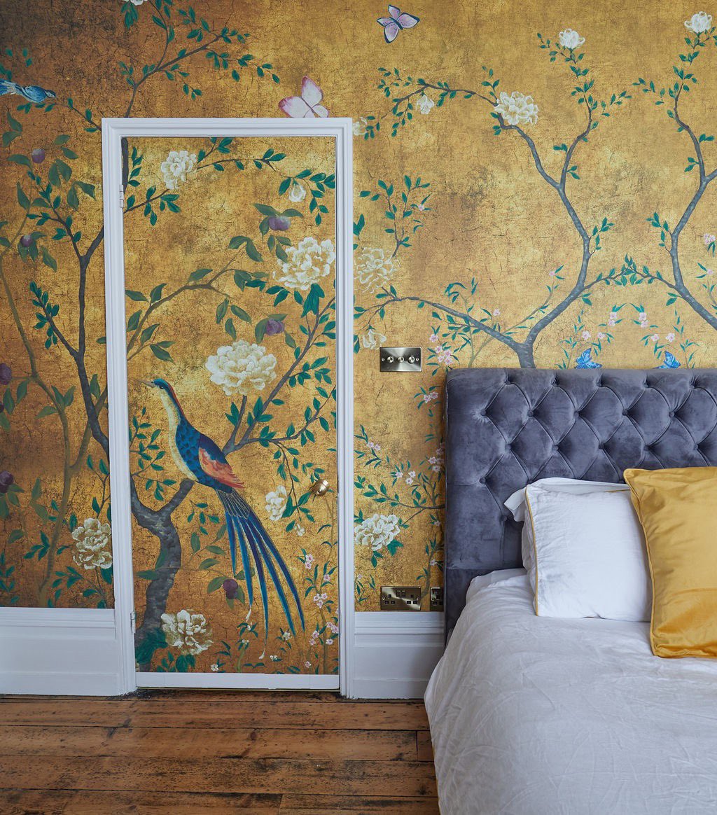 houseconltd's tweet image. We’re truly peacocking this recently refurbished bedroom for one very happy customer! The golden mural wallpaper with ornate mirror, subtly extends the golden theme. 

🦚👌🏼😍

#HouseConstructionLtd #InteriorDesign #LuxuryDesign #WallpaperDecor #InteriorStyling #HomeInspiration