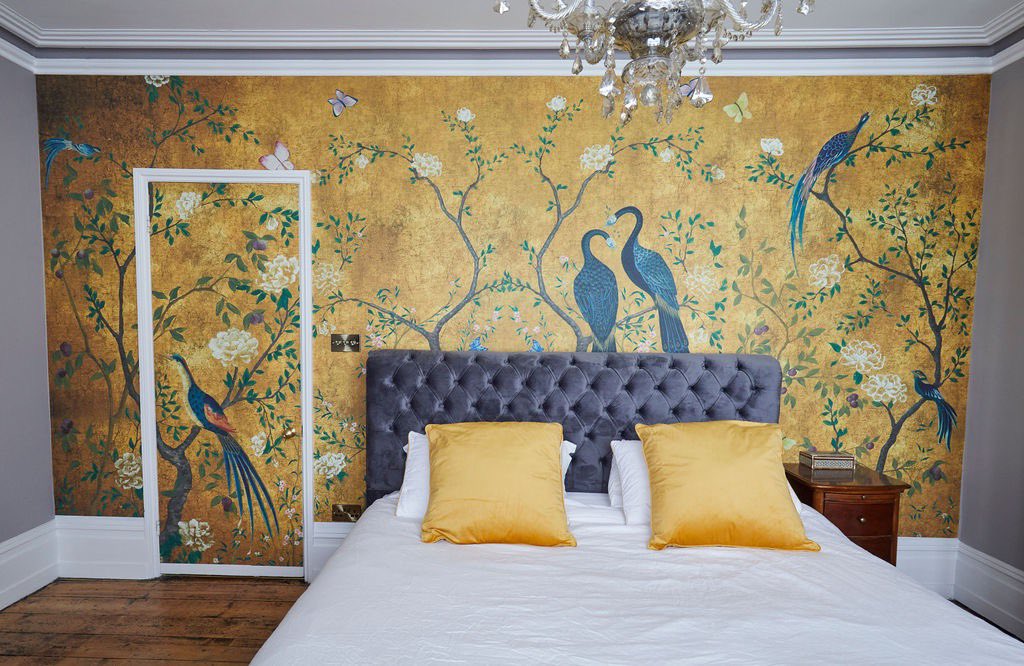 houseconltd's tweet image. We’re truly peacocking this recently refurbished bedroom for one very happy customer! The golden mural wallpaper with ornate mirror, subtly extends the golden theme. 

🦚👌🏼😍

#HouseConstructionLtd #InteriorDesign #LuxuryDesign #WallpaperDecor #InteriorStyling #HomeInspiration