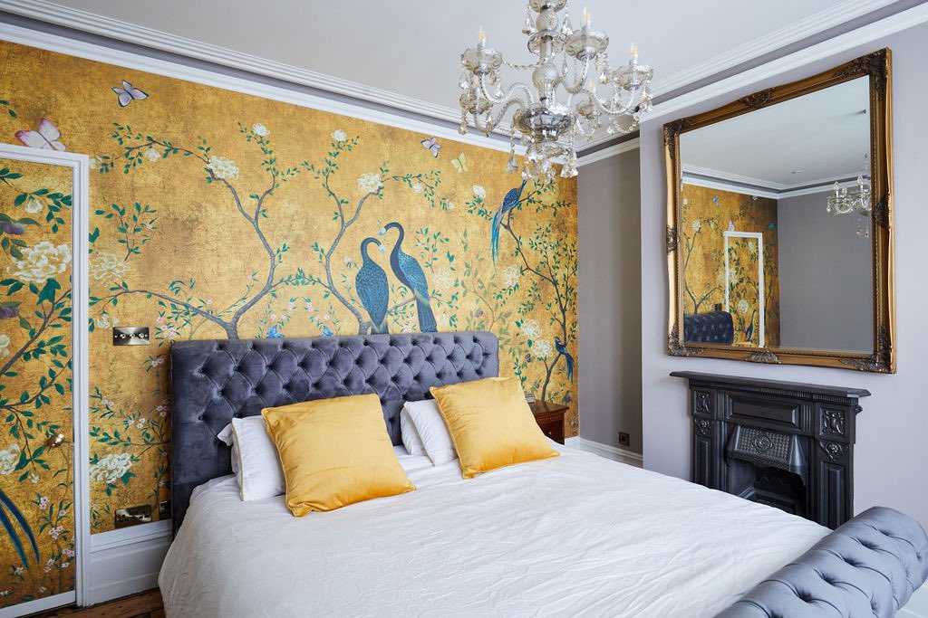 houseconltd's tweet image. We’re truly peacocking this recently refurbished bedroom for one very happy customer! The golden mural wallpaper with ornate mirror, subtly extends the golden theme. 

🦚👌🏼😍

#HouseConstructionLtd #InteriorDesign #LuxuryDesign #WallpaperDecor #InteriorStyling #HomeInspiration