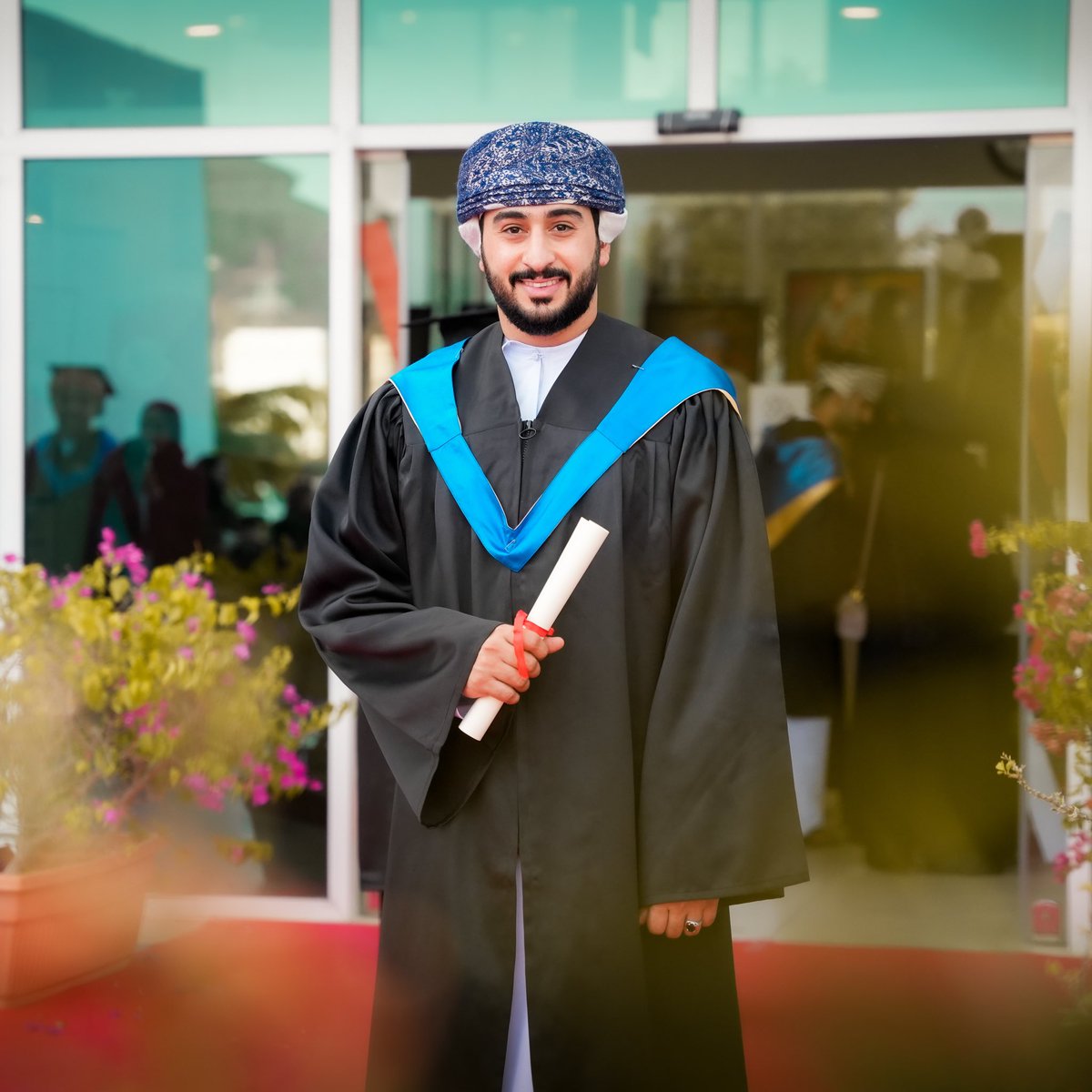MEC_Oman's tweet photo. #Graduation is an exciting time. It marks both an ending and a beginning; it’s warm memories of the past and big dreams for the future.🎓❤️ #MyMEC #MECGraduation https://t.co/3IgeFynZDs