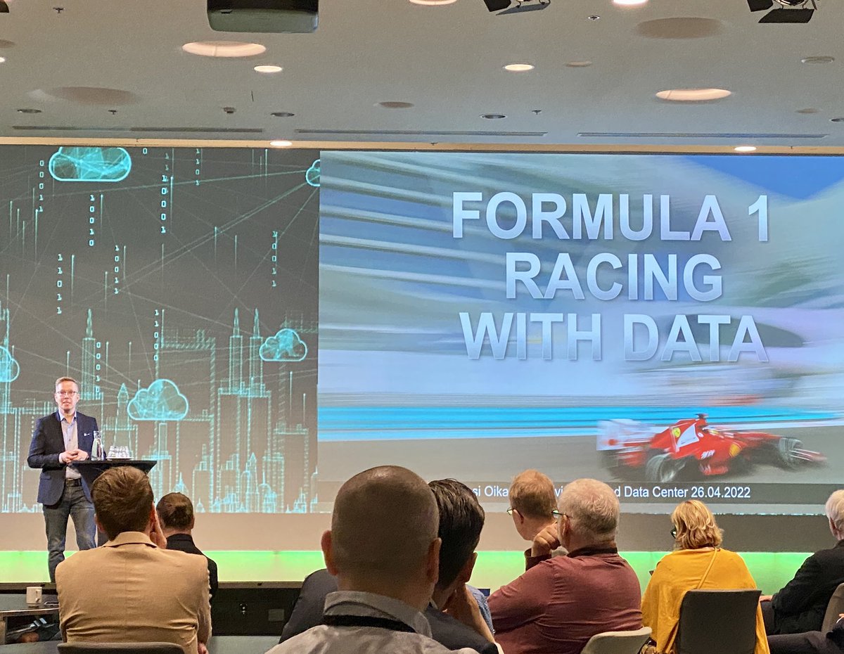 japi999's tweet image. Mielenkiintoinen aloitus #tivicdc seminaarissa @Ossi_Oikarinen #pilvi #data