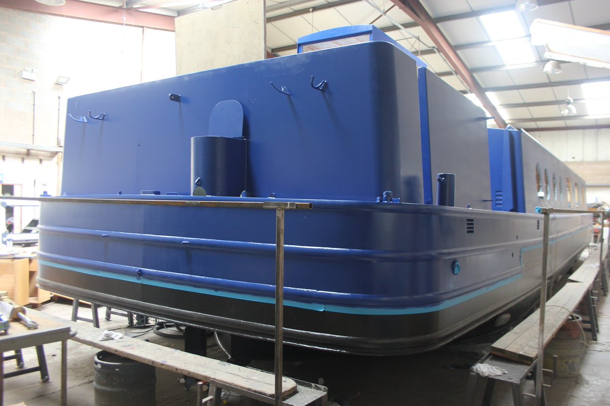 EthelBarge's tweet photo. Here’s the latest Pearl update from the boatbuilders, Colecraft Engineering Ltd. Pearl looking resplendent in her newly applied Ethel Trust colours!
#pearlsprogress #colecraft @CRTnotices @theblueloop https://t.co/bqmGjhD9LY