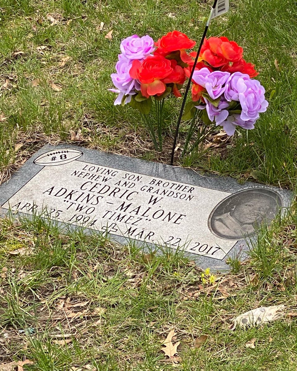 JusFollowMe_Bro's tweet photo. Happy Heavenly 28th Birthday Big Brother π
Missing You Forever.
Wish You could be here to celebrate your Big Day.. but Know Its Always up for You My Boy πππ€πΎ
To Know Im the same Age you would have made in 2017 sends chills through me π₯Ί
#MyBigBrother
#TwoTimez
#HisLilMama https://t.co/VGKjVs2mCh