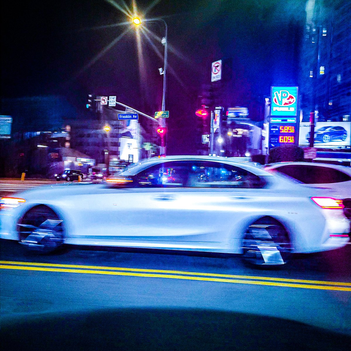 SavxgeXo's tweet photo. Sliding... https://t.co/ZZMdzf5NEb