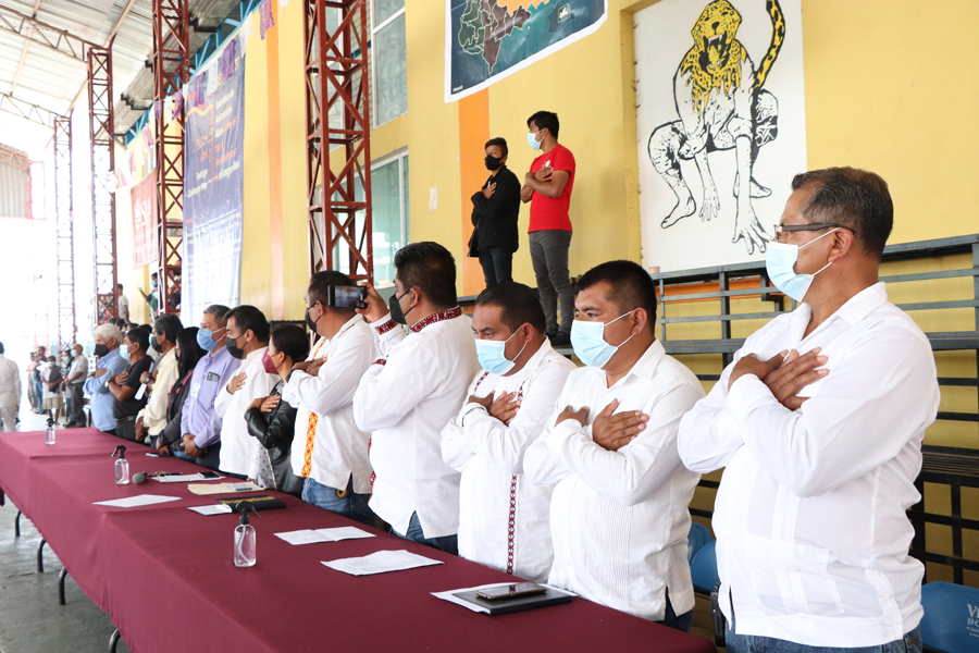 _SER_ac's tweet photo. 📢 Declaratoria Regional de la Asamblea de Autoridades Mixes en el marco de la 37ª Semana de Vida y Lengua Mixe (SEVILEM)

Lee la declaratoria:
🔗https://t.co/pOEpy9iWJP

@periodistasapie @PeriodistasOax @DianaManzo31 @GobiernoMX @GobOax @laminuta https://t.co/8RmP1sIsGX