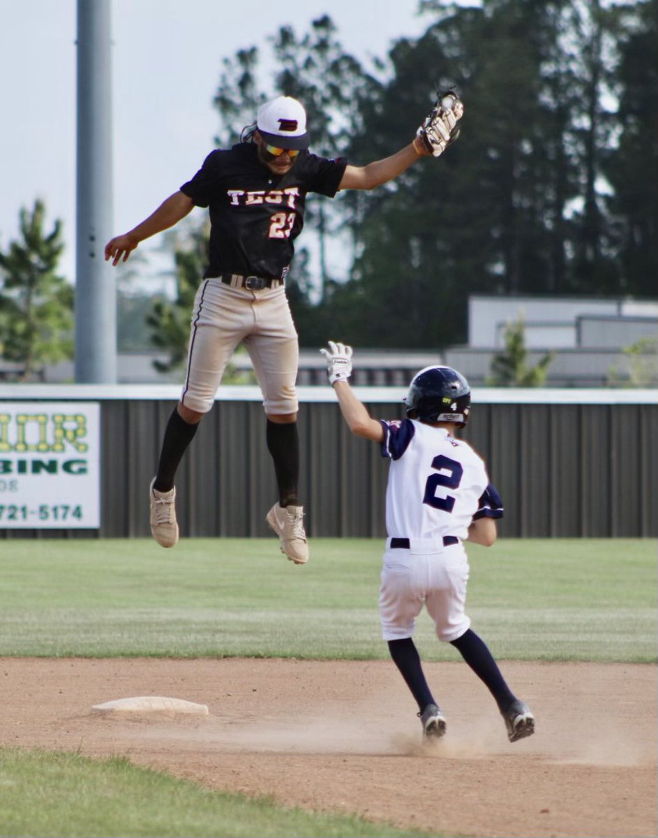 katiemabry00's tweet photo. @TysonMcfarlin still made the tag for the out after hanging in the air! ❤️#23 #TESTbaseball #WhatsNext https://t.co/WRC0ITwxjX