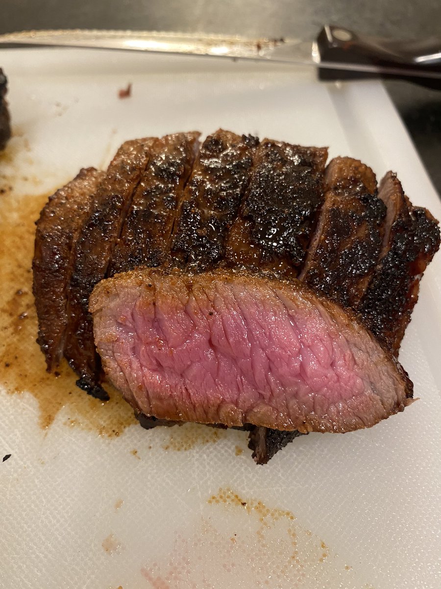 Pittsburgh Blue on the Porterhouse and Med Rare on the Filet. The <a href="/OoniHQ/">Ooni</a> crushed it. 

 Shouts to <a href="/THPattersun/">TP</a> for sending these from Mecca, <a href="/CatulloMeats/">Danny Catullo</a>