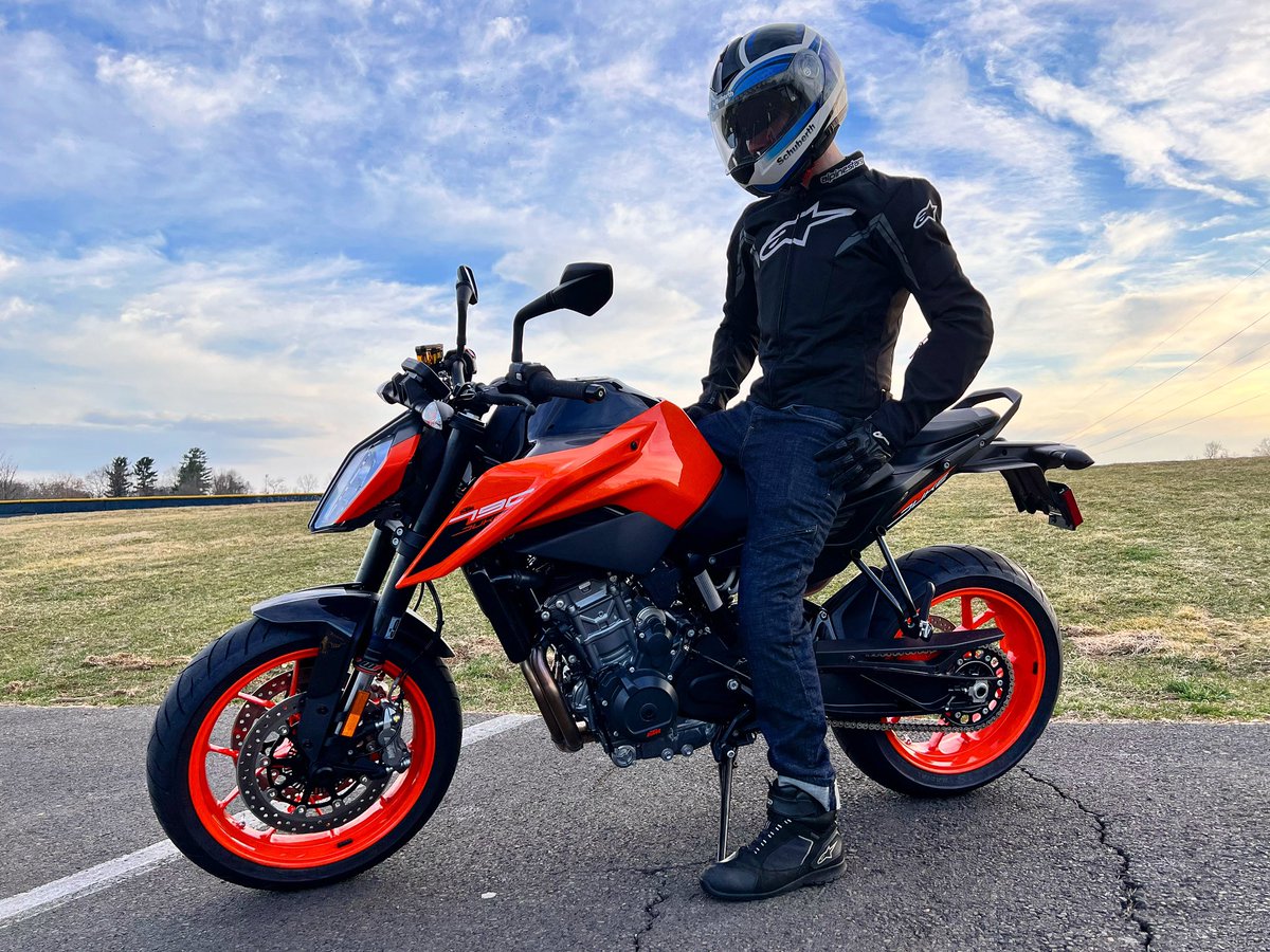 Michael_Motos's tweet photo. The 790 Duke deserves more praise. Critics complained about its suspension, but that’s more of a personal weight consideration.
📸©️
#ktm #ktmduke #ktm790duke #790duke #getduked #KTM790 #ktm890duker #ktm890duke #890duker #890duke #690duke https://t.co/Mw0aAV8dzY