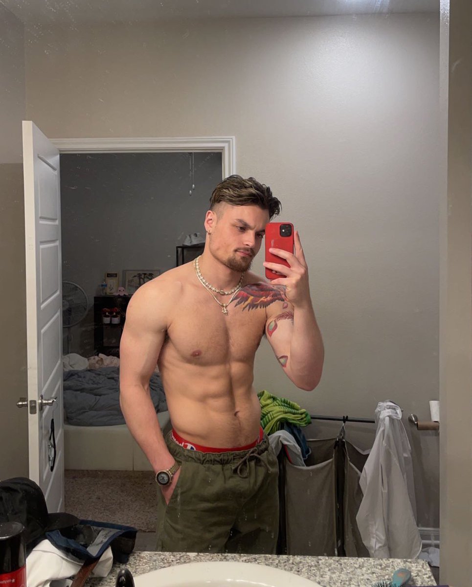 etivory_'s tweet photo. Gotta keep twitter up to date 😌 https://t.co/J9wZpd7tja