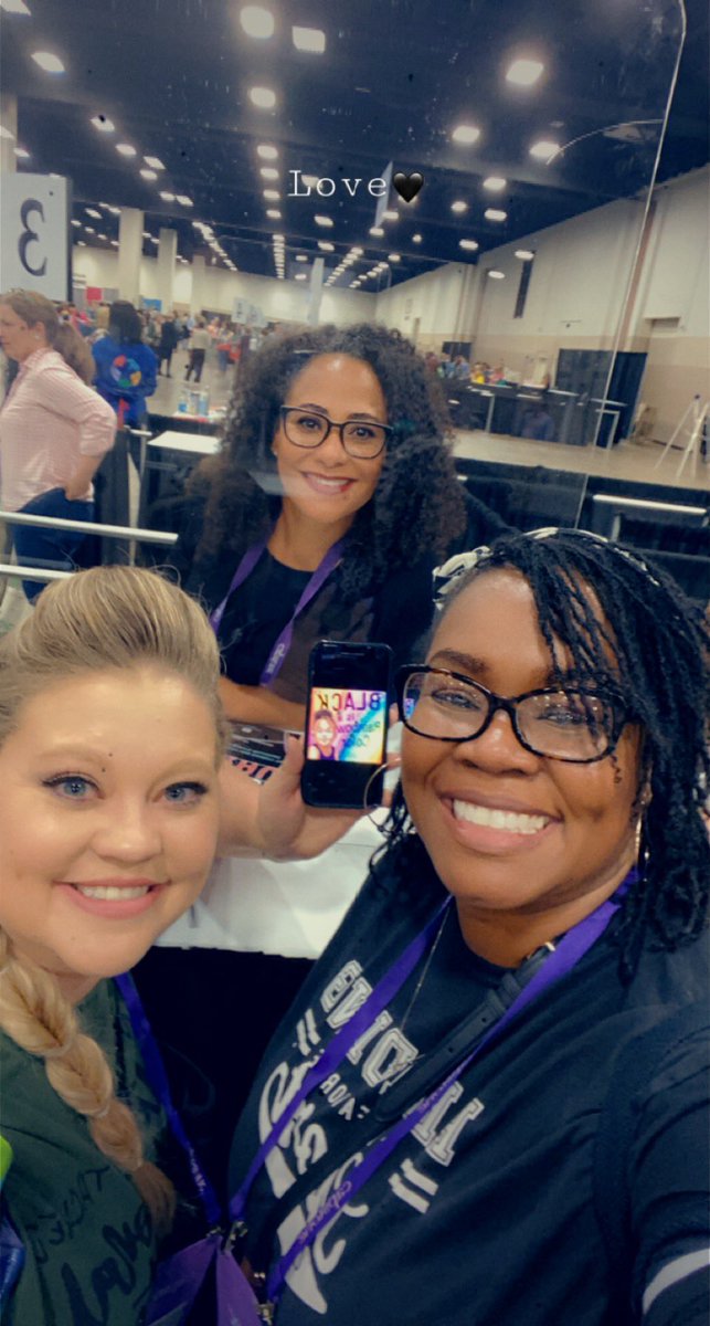 BaneLibrary's tweet image. It’s our first time at TLA and our first day we got to visit with diverse authors that have all made the CFISD Ribbon Reads list! @JGDillard @AngelaJoyBlog @brownbookworm @diversebooks  thank you @cdiazcfisd for the opportunity 🤗 @CyFairLibraries @LeopardLibrary